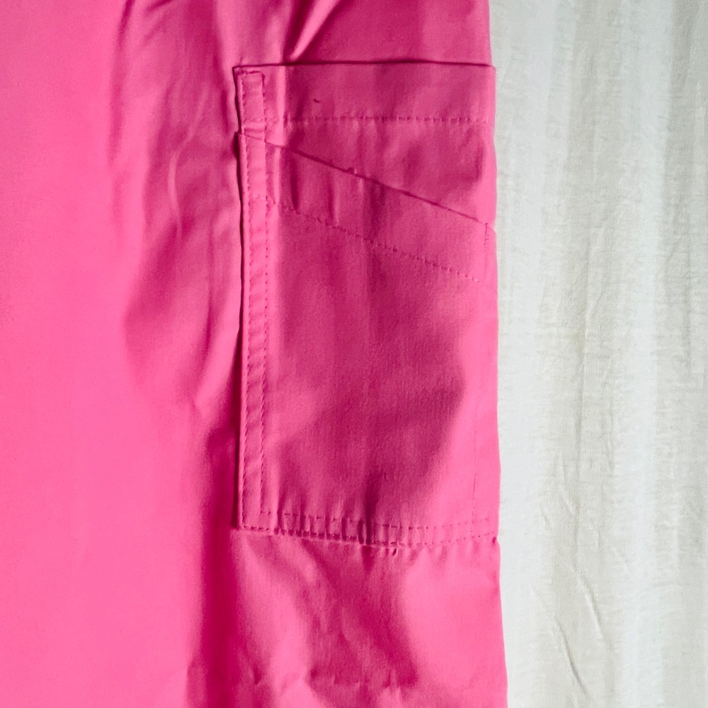 Pink Drawstring Women’s scrub uniform pants side pockets. Brand new size medium - Picture 5 of 9